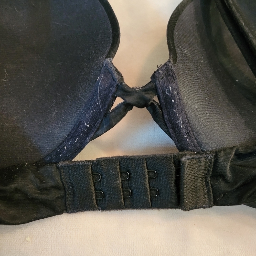 Victoria's Secret Very Sexy Push-Up 32D - Picture 3 of 4